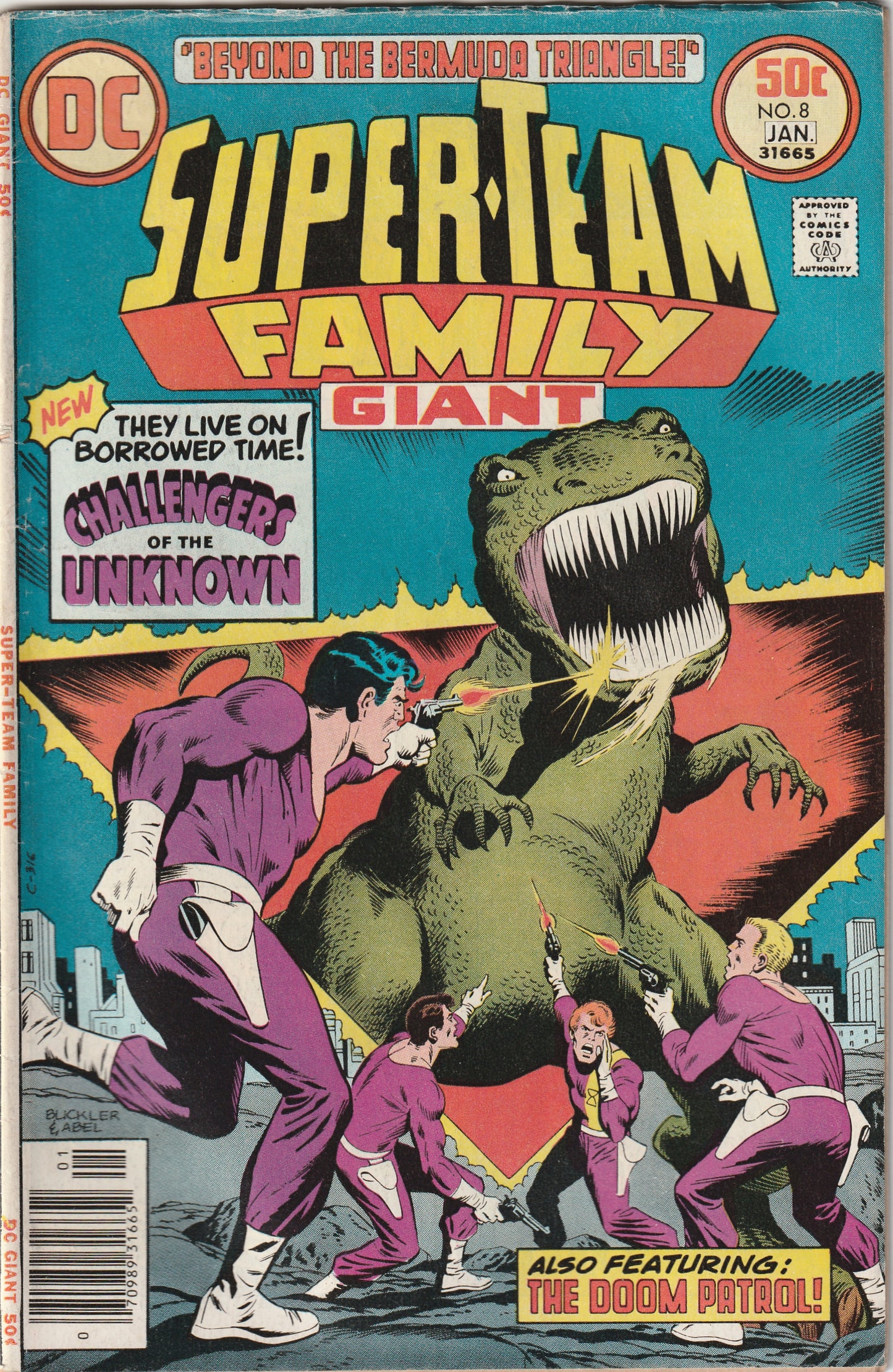 Super-Team Family #8 (1976) Giant - Featuring Challengers of the Unknown